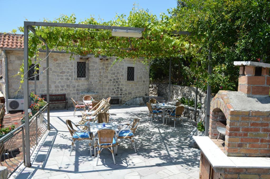 Apartments Franovic Perast Exteriör bild